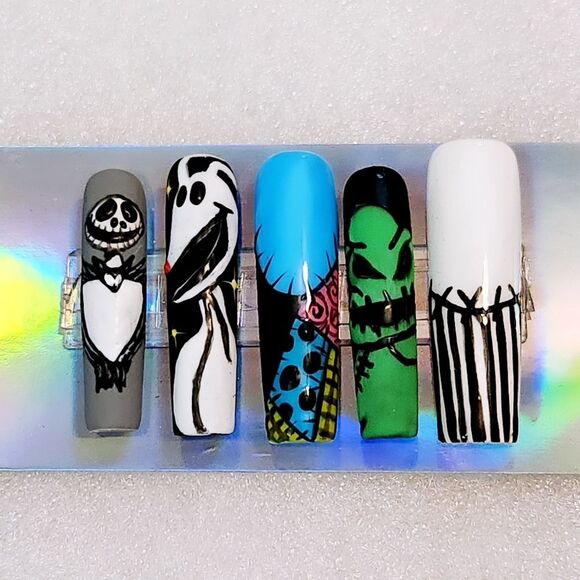 FantaSea Fingers Luxury Press On Nails Nightmare Before Christmas Size Medium - Picture 5 of 5